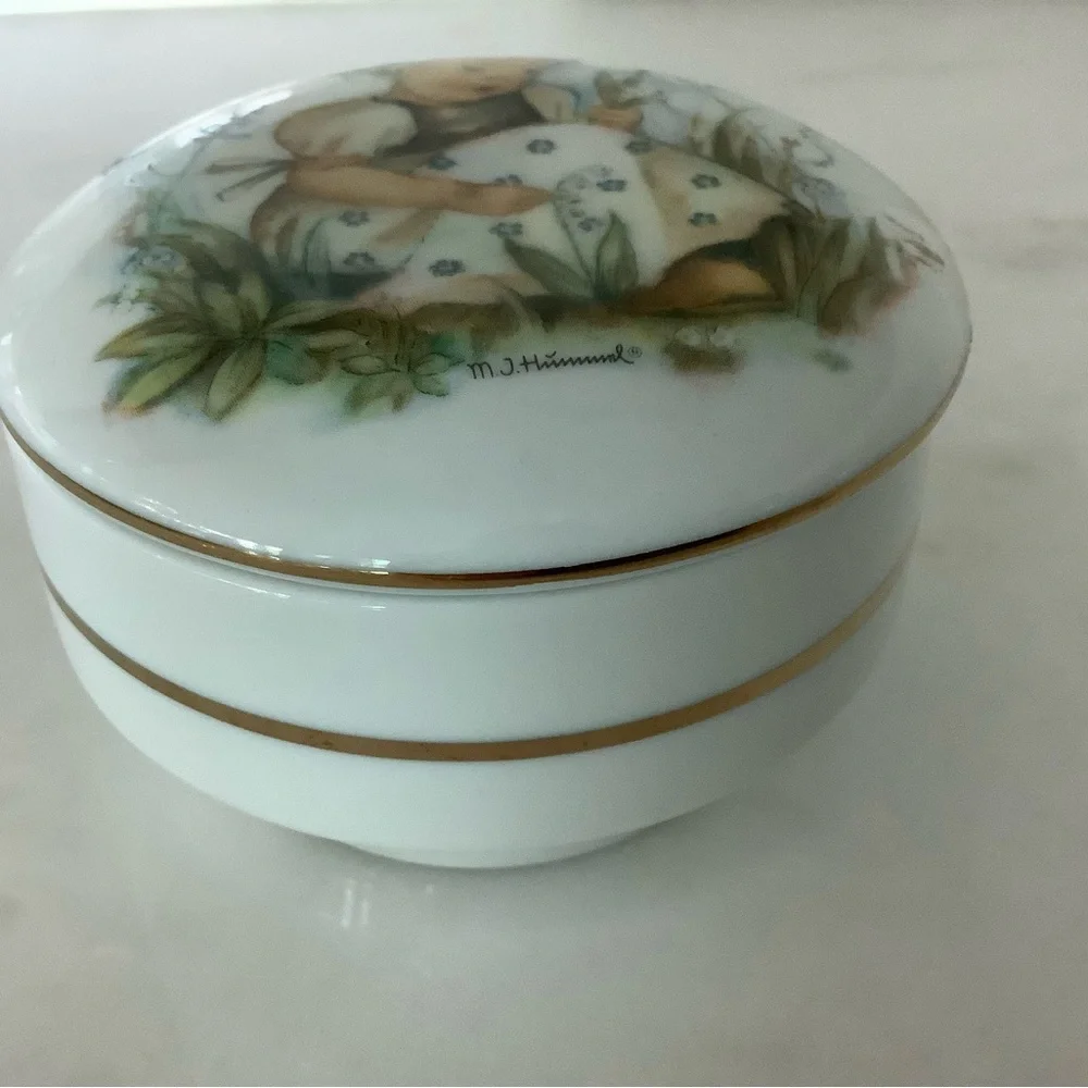 MJ Hummel Maiglockchen “Lily of the Valley” Porcelain Trinket Box Germany